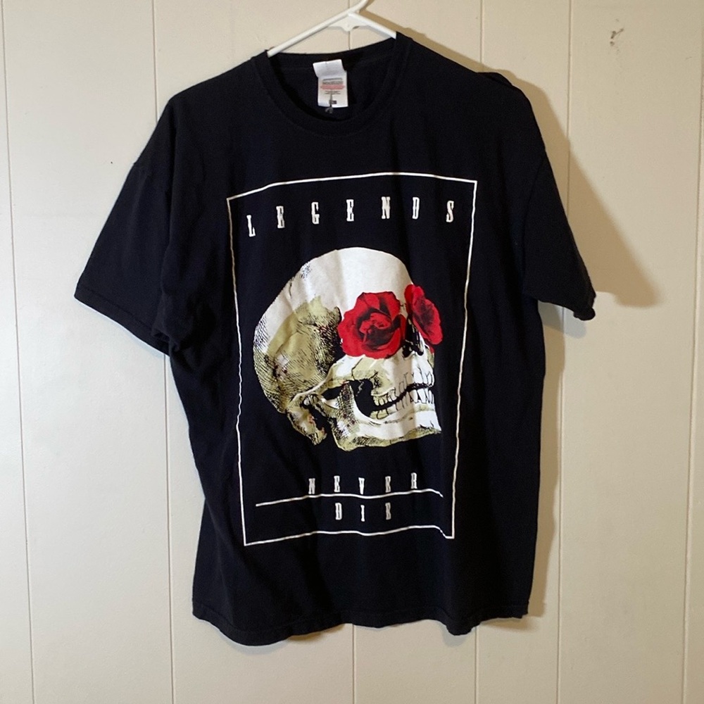 Fruit of the loom Y2K Legends Never Die black skull‎ roses size large unisex